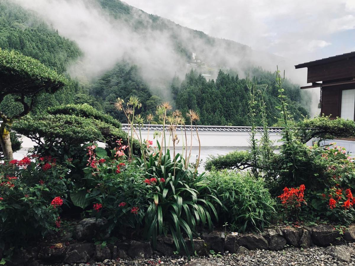 Kazuraya Hotel Miyoshi  Exterior photo