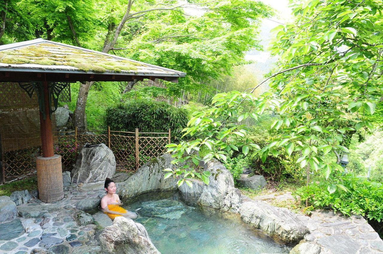Kazuraya Hotel Miyoshi  Exterior photo