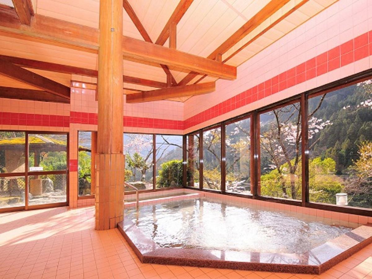 Kazuraya Hotel Miyoshi  Exterior photo